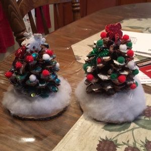 Pine cone Christmas trees